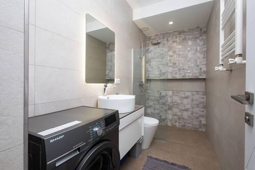 Family Apartment | Bathroom