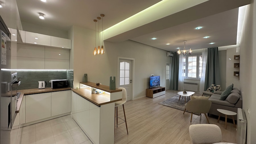 Apartment by Luxe Group PU514