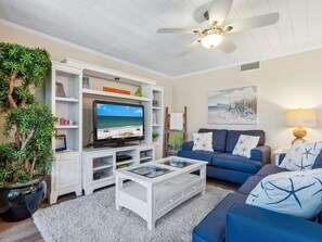 TV - Tortuga Unit 205 – Tropical Sands Accommodations (Siesta Key)