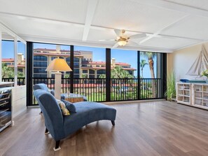 TV - Tortuga Unit 205 – Tropical Sands Accommodations (Siesta Key)