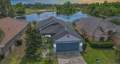 Mickey themed villa/private pool/Gameroom/gated/golf/ 20 minutes to theme parks