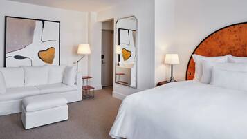 1 slaapkamer, een strijkplank/strijkijzer, gratis wifi, beddengoed