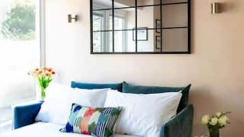 WiFi, bed sheets