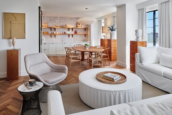 TV - Designer Suite Near Dupont Circle Metro (Washington)