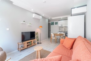 Blackout curtains, soundproofing, iron/ironing board, free WiFi
