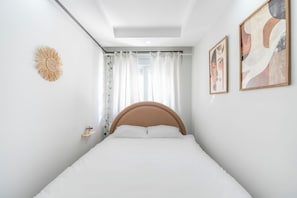 Blackout curtains, soundproofing, iron/ironing board, free WiFi