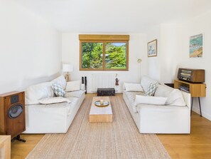 TV - SALTY- Spacious Neo-Bretonne at Le Cabellou (Concarneau)