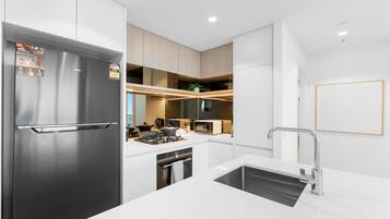 Fridge, microwave, oven, stovetop