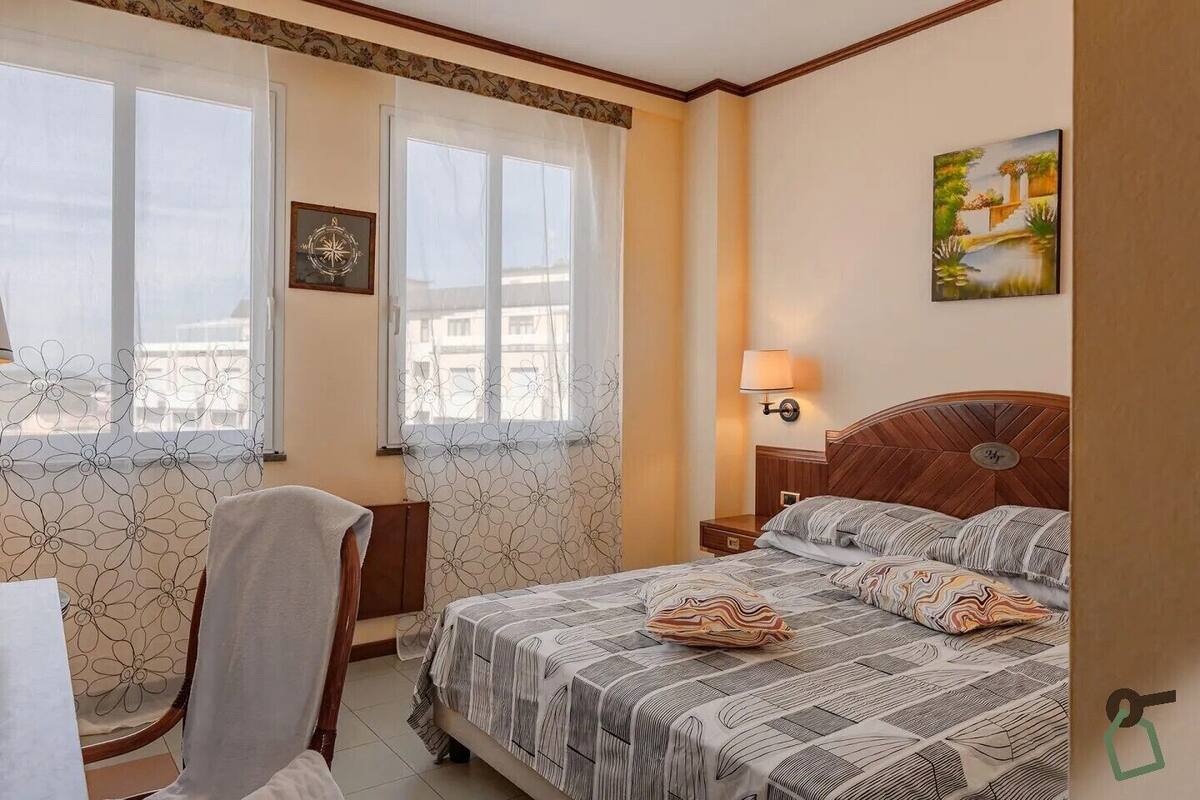 Double Room, Sea View | In-room safe, desk, free WiFi