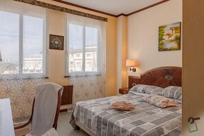 Double Room, Sea View | Desk, cribs/infant beds, free WiFi, bed sheets