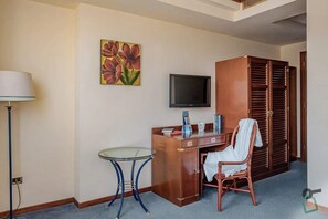 Standard Triple Room | In-room safe, desk, free WiFi