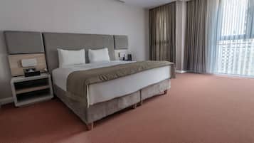 Superior King Room | Skrivebord, arbejdsområde til bærbare computere, gratis Wi-Fi