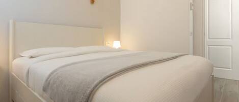 1 makuuhuone, silitysrauta/-lauta, Wi-Fi, vuodevaatteet