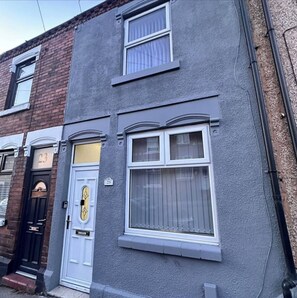 تفاصيل الفندق من الخارج