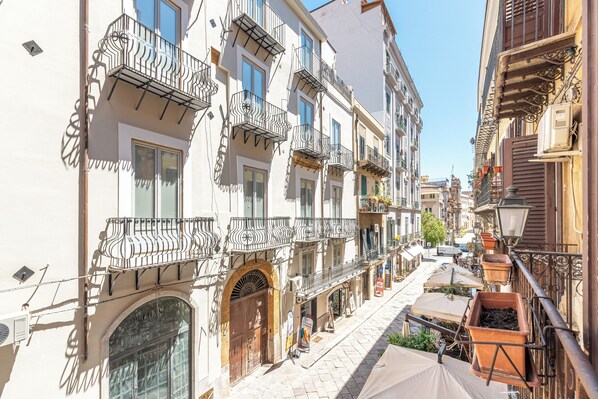 Huoneisto, 3 makuuhuonetta, parveke, kaupunkinäköala | Näkymä kaupungille