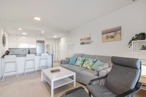 TV - Apartment 'Los Flamencos' with Sea View, Wi-Fi and Air Conditioning (Isla Canela)