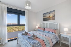 2 bedrooms, iron/ironing board, WiFi, bed sheets - Apartment 'Los Flamencos' with Sea View, Wi-Fi and Air Conditioning (Isla Canela)