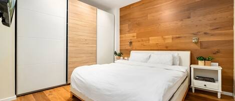 1 bedroom, iron/ironing board, free WiFi