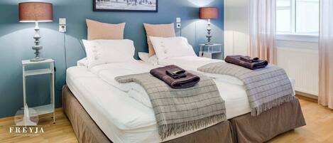 4 slaapkamers, reisbedje, wifi, beddengoed