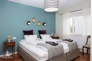 4 bedrooms, travel cot, WiFi, bed sheets - Superior Suite with Balcony – Freyja Suites (Reykjavík)