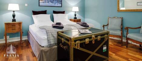 4 bedrooms, travel cot, WiFi, bed sheets