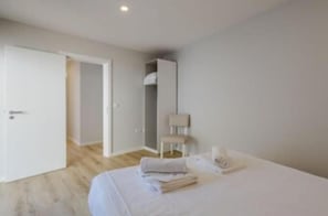 1 bedroom, iron/ironing board, internet, bed sheets