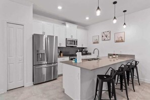 Microwave, dishwasher - Fun in the Sun Champions Gate (Davenport)