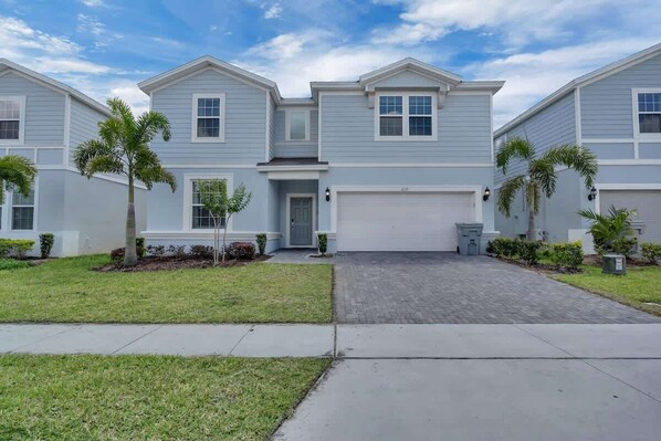 Exterior - Enchanted Escape Villa (Davenport)