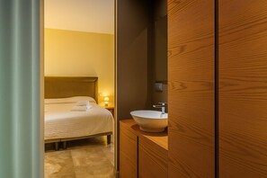 خزنة داخل الغرفة وواي فاي مجانًا