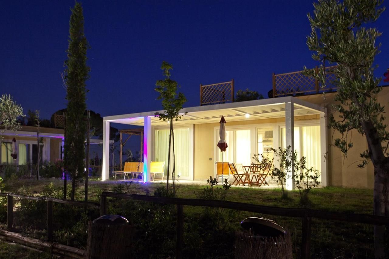 Fassade der Unterkunft – Abend/Nacht