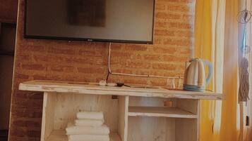 Classic Triple Room, Courtyard View (Room 7) | In-room safe, free WiFi, bed sheets