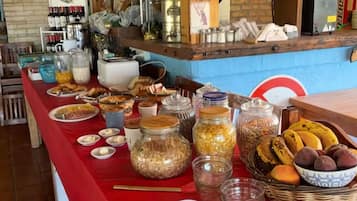 Free daily continental breakfast