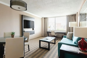 TV - 2 Units | Washington DC Stay w/ Kitchen & Desk | Easy Access to Business Hubs (Washington)