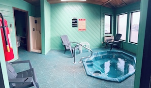 Spa - Right off the Interstate, American style Restaurant/Bar Next door & Great Rates! (Lexington)
