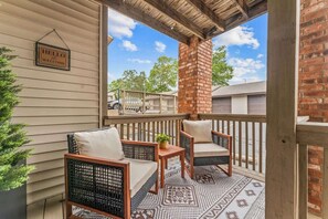 Terrace/patio - Bougie Bungalow @ Pointe Royale Resort (Branson)