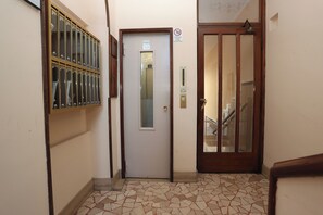 Interior - TURIN
TWO-ROOM APARTMENT
HOME & HOLIDAY BIZZOZZERO (Torino)
