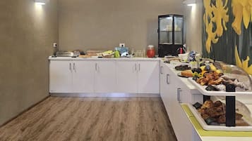 TĂ€gliches inbegriffenes FrĂŒhstĂŒcksbuffet