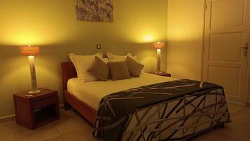 4 Schlafzimmer, Bügeleisen/Bügelbrett, WLAN