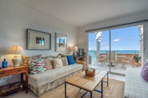 Living area - Beachfront Penthouse 'Jávea Beachfront Penthouse' with Sea Views (Xàbia)