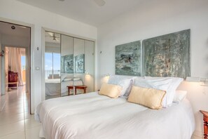 Room - Beachfront Penthouse 'Jávea Beachfront Penthouse' with Sea Views (Xàbia)