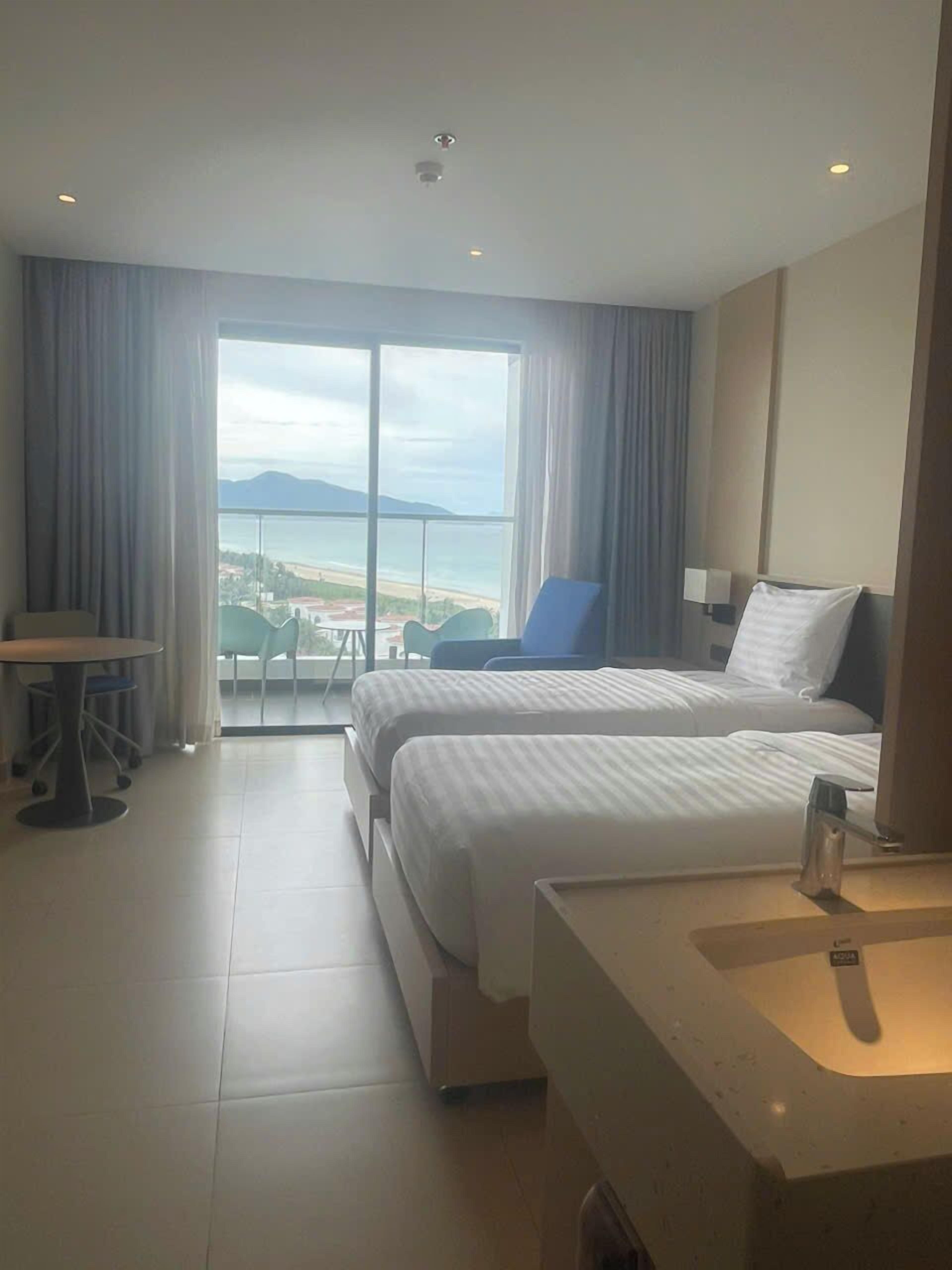Deluxe Double or Twin Room, Balcony, Beach View | Desk, free WiFi