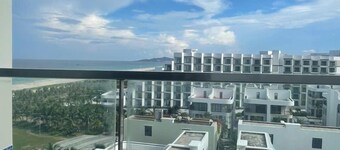 Empyran AirPort cam ranh resort