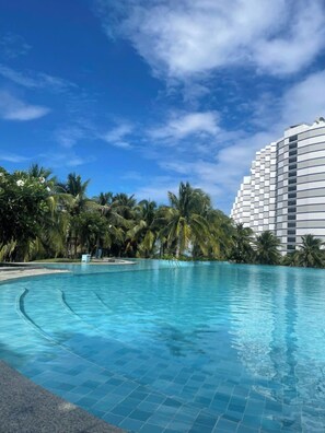 Outdoor pool - AirPort Cam Ranh Resort (Cam Ranh)
