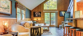 Hike, Ski & Relax: Renovated Retreat in Wilmington