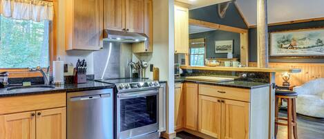 Fridge, microwave, stovetop, dishwasher