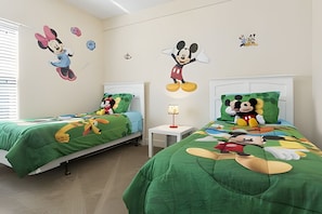 4 bedrooms, iron/ironing board, travel cot, free WiFi - Casa 4Q no Lucaya c/ Estrutura de Resort (Kissimmee)