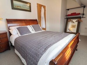 3 bedrooms, individually decorated, individually furnished, free WiFi - Lenny's Place (Watchet)