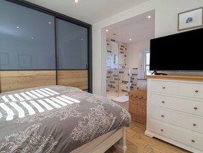 3 bedrooms, individually decorated, individually furnished, free WiFi