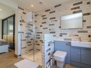 Shower - Lenny's Place (Watchet)