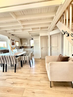 Interior - La vigie les pieds dans l'eau (Cricquebœuf)